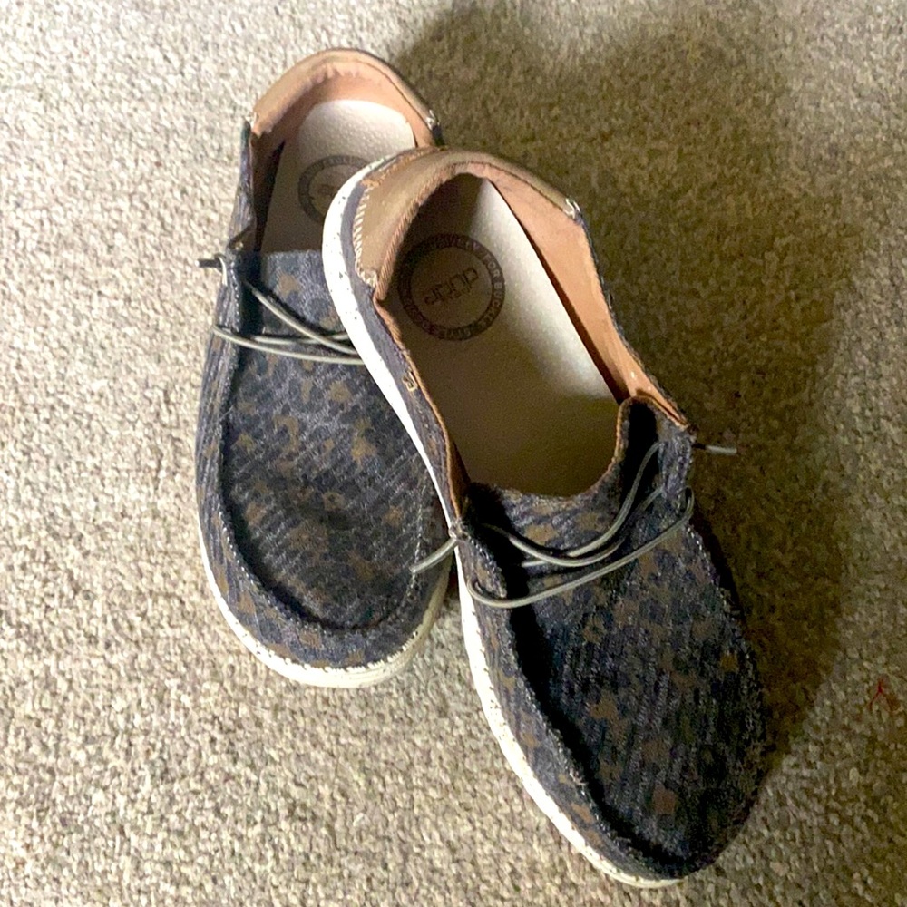 Adorable size 9 hey dude style Wendy! Barely worn!